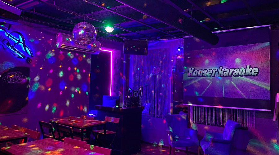 Karaoke Bar